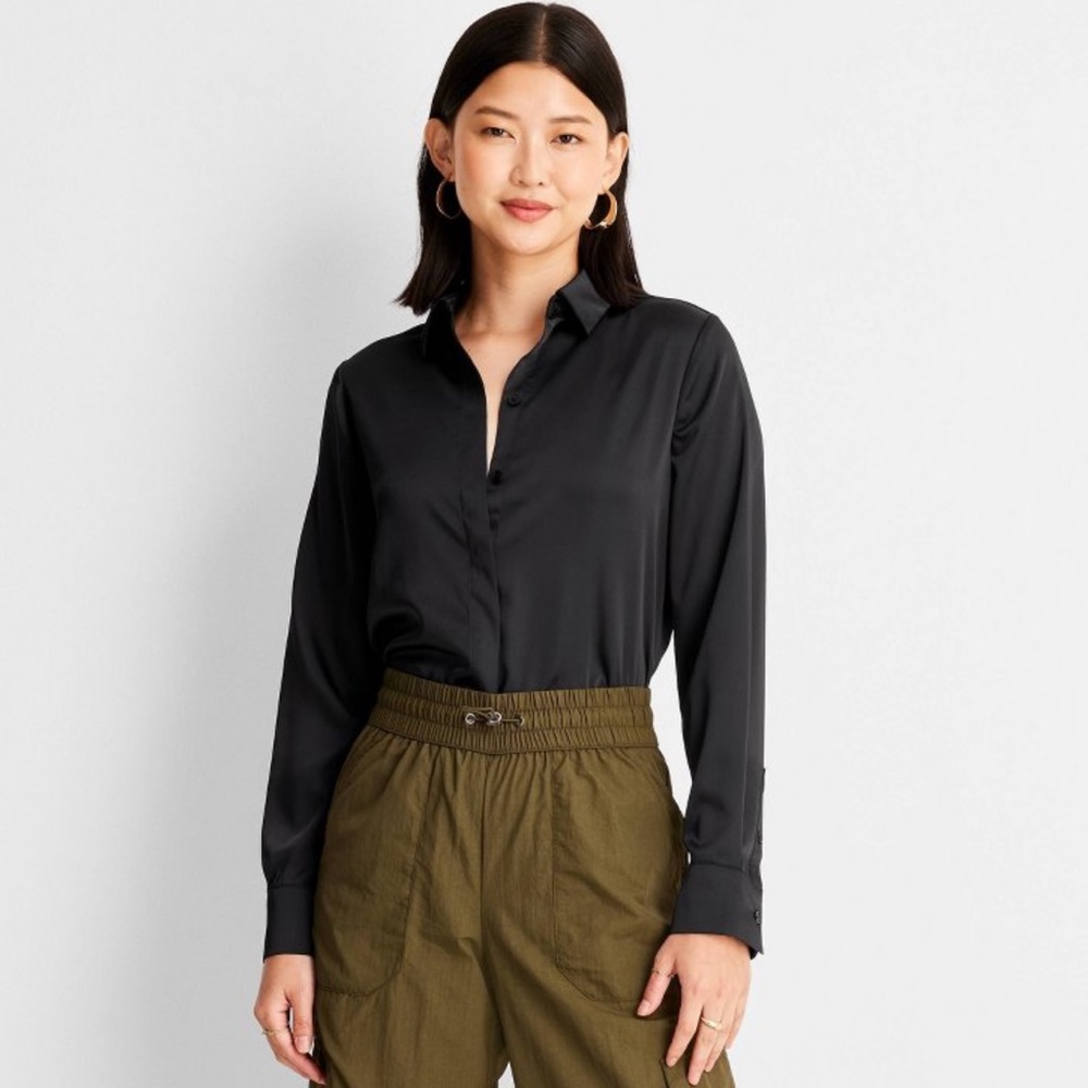Black Long Sleeve Button-Up Shirt 🎩